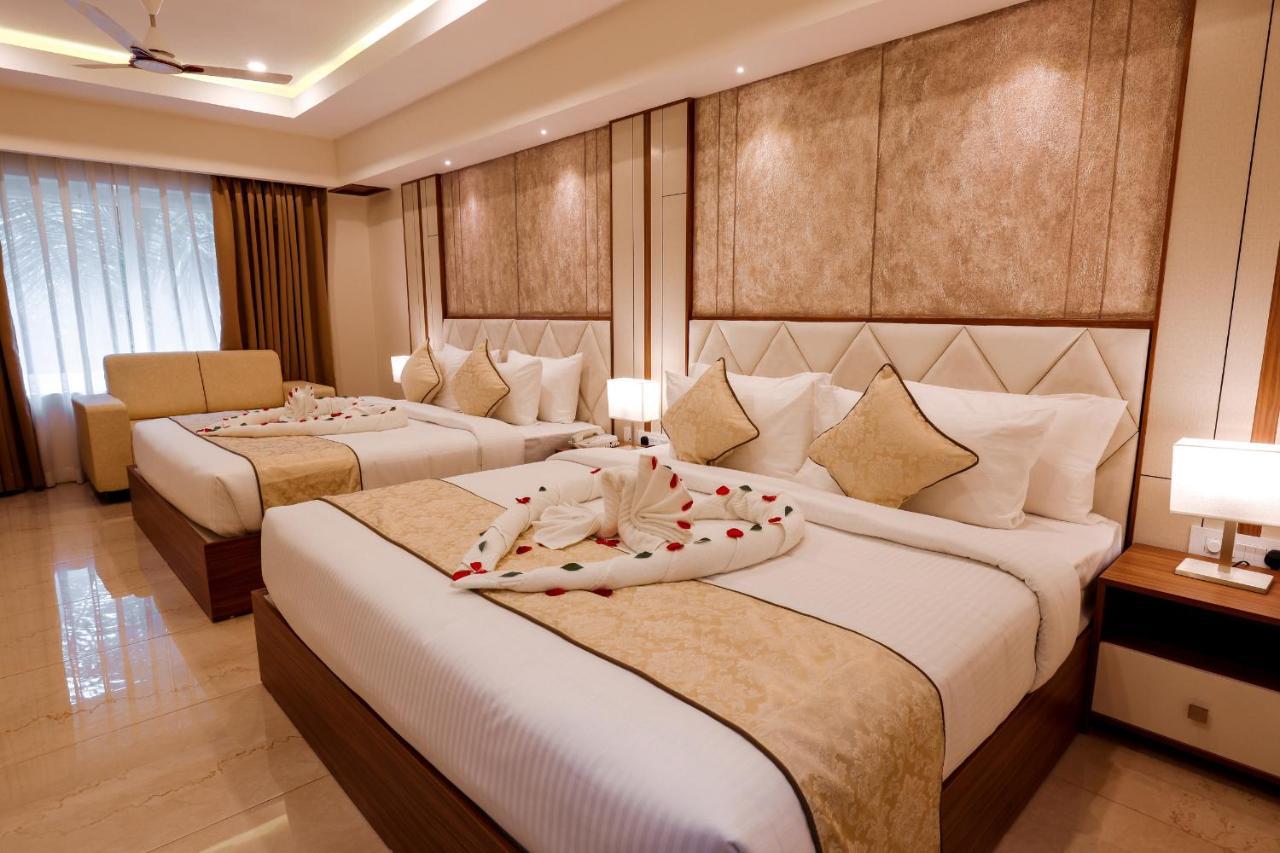 Krishnavalsam Regency Hotel กูรูวาเยอร์ ภายนอก รูปภาพ