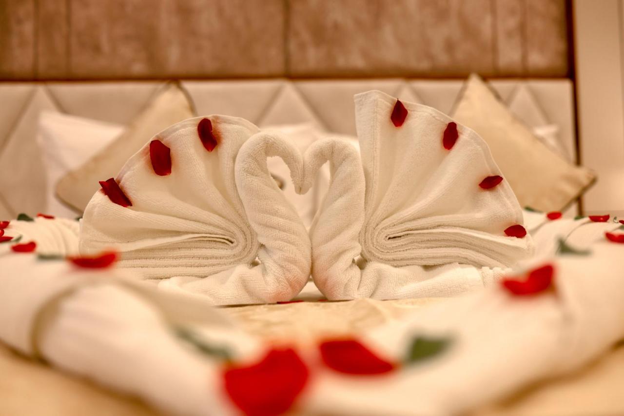 Krishnavalsam Regency Hotel กูรูวาเยอร์ ภายนอก รูปภาพ