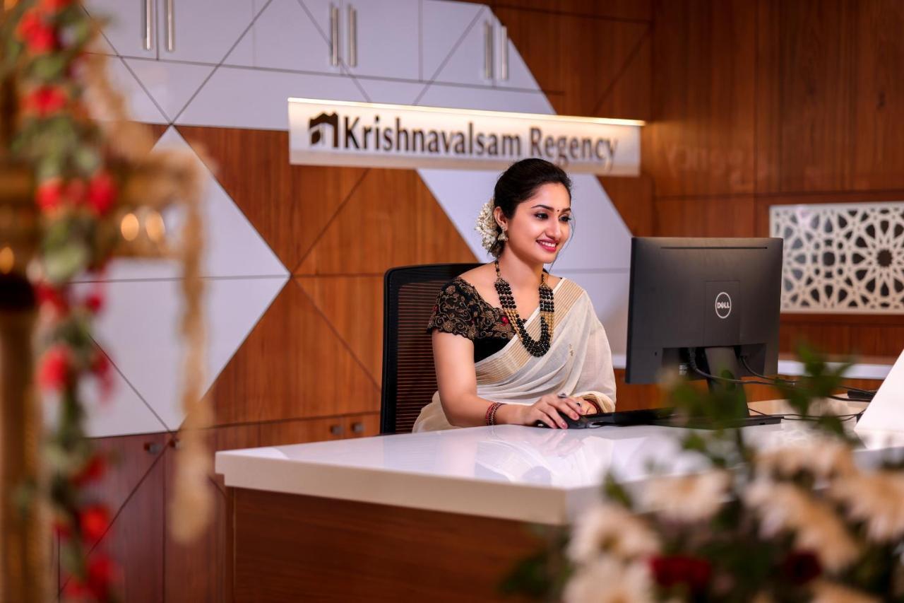 Krishnavalsam Regency Hotel กูรูวาเยอร์ ภายนอก รูปภาพ